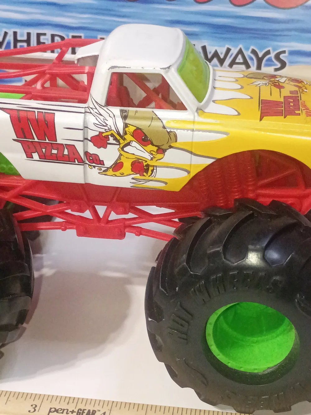 Hot Wheels -HW Pizza Monster Truck 1/24 Scale